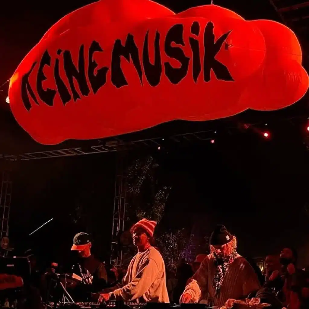 In house music we trust