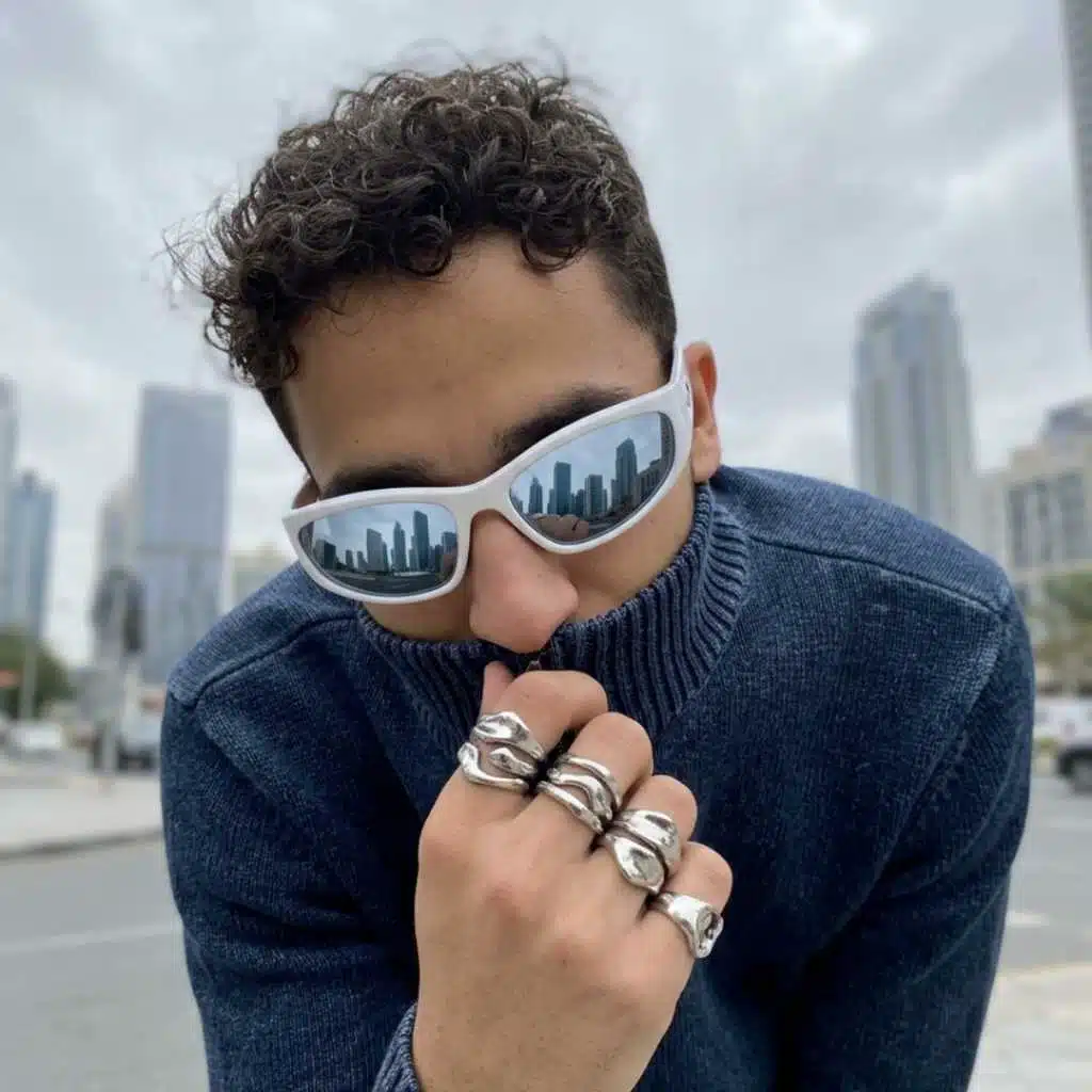 مو