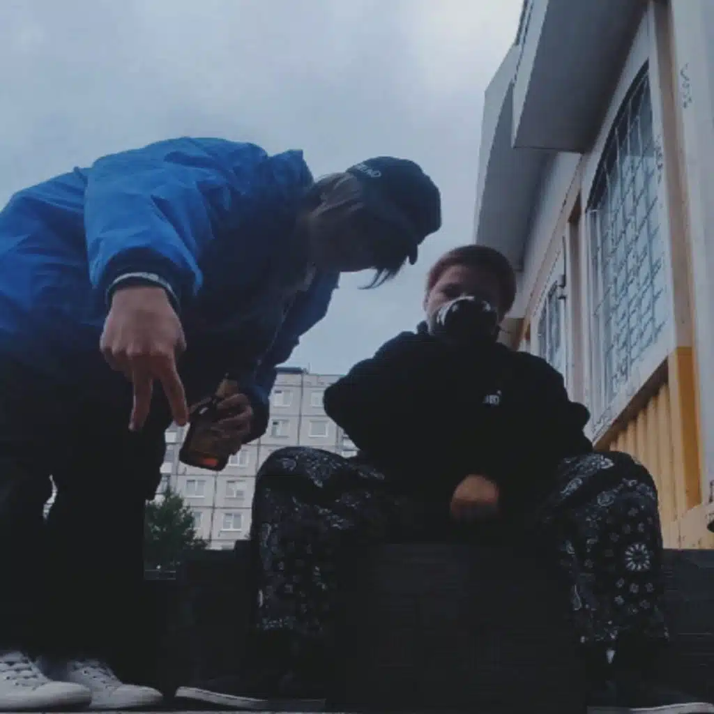 BLUNT TALK & PR9DUCT1VEB0Y