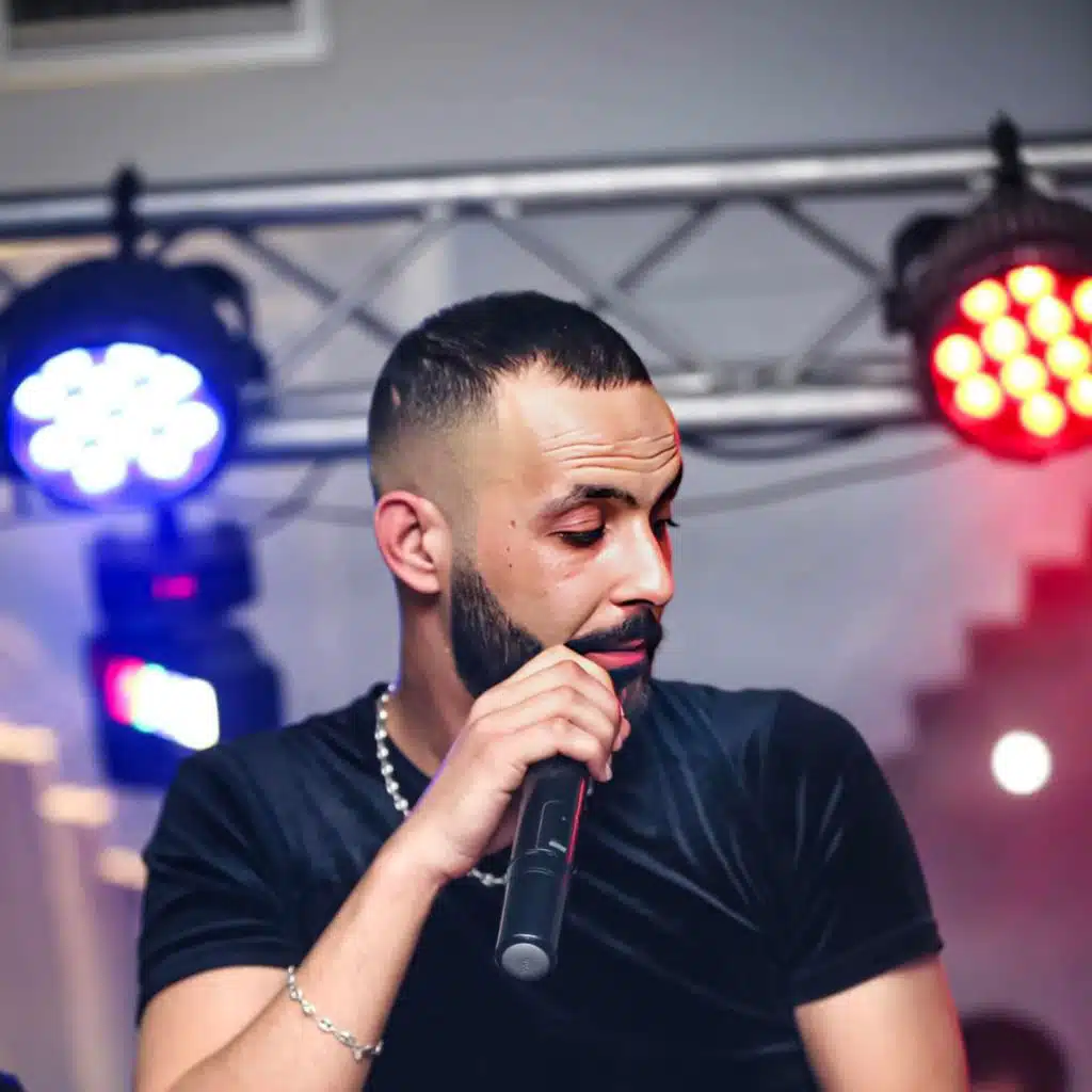 زكارا نكارا تبغي شكارا (feat. Zaki maestro)