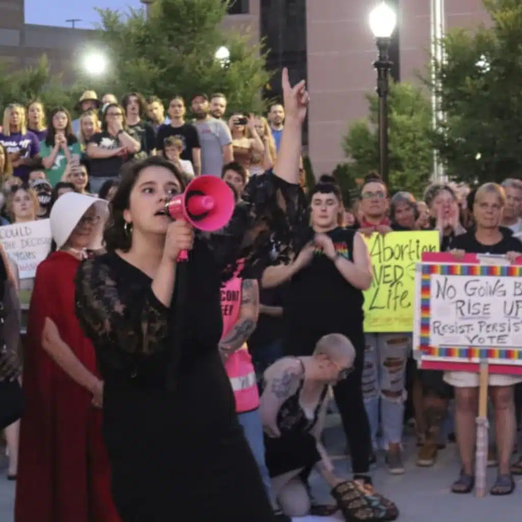 Kind World Presents: Endless Thread's look into "Aunties:" abortion access advocates of Reddit