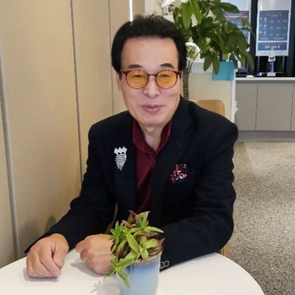 김만