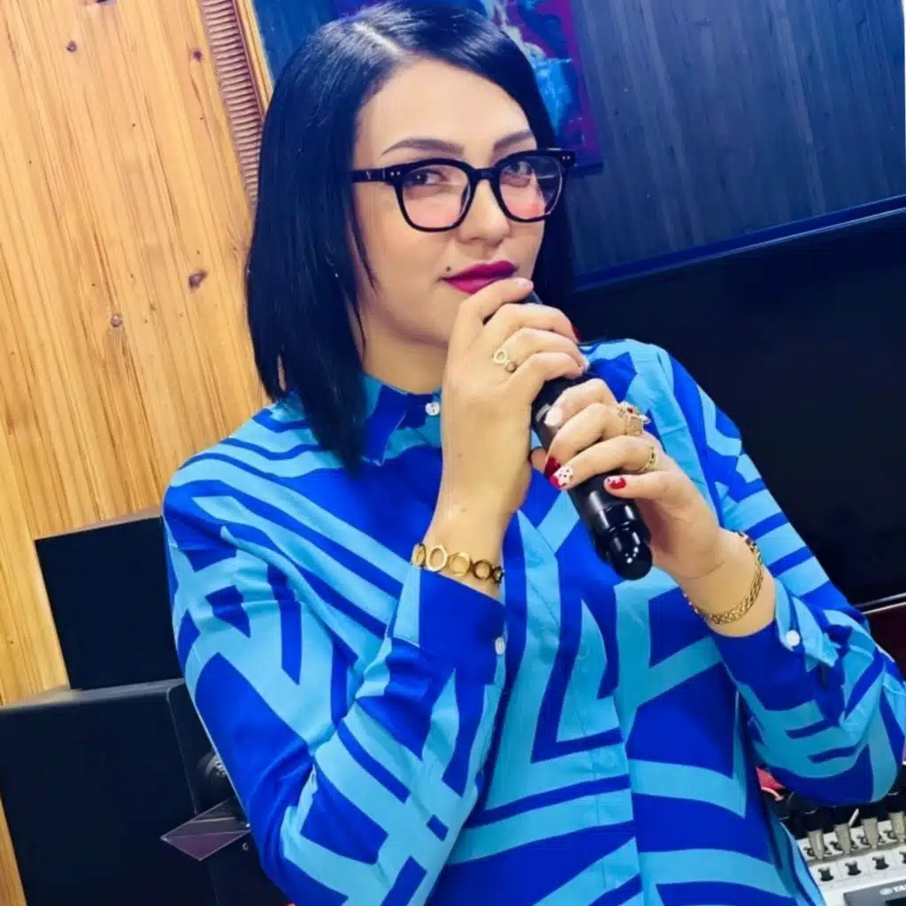 الشابة هدى كريستال