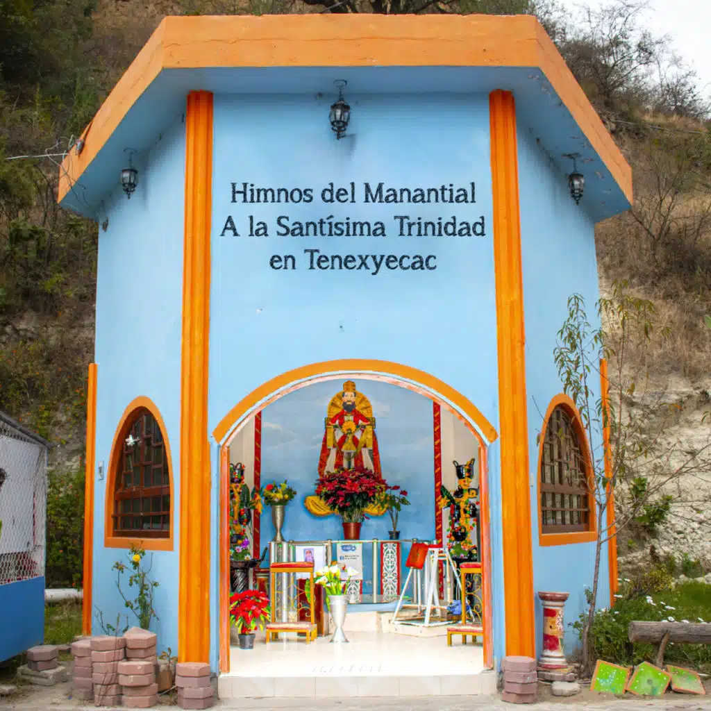 Himnos del Manantial A la Santísima Trinidad en Tenexyecac