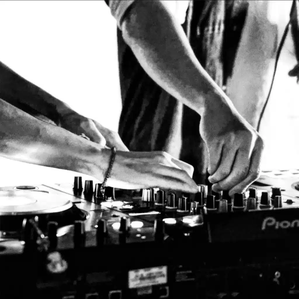 B2B001
