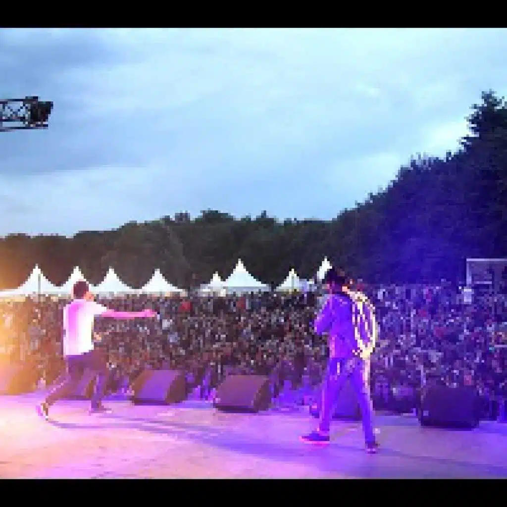 ثورة شعب - حفلة