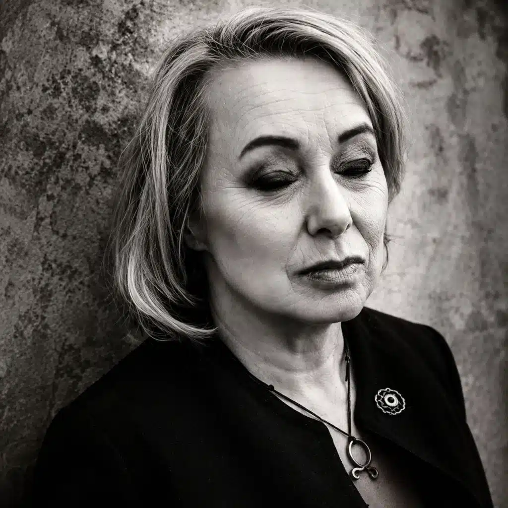 Louise Hoffsten