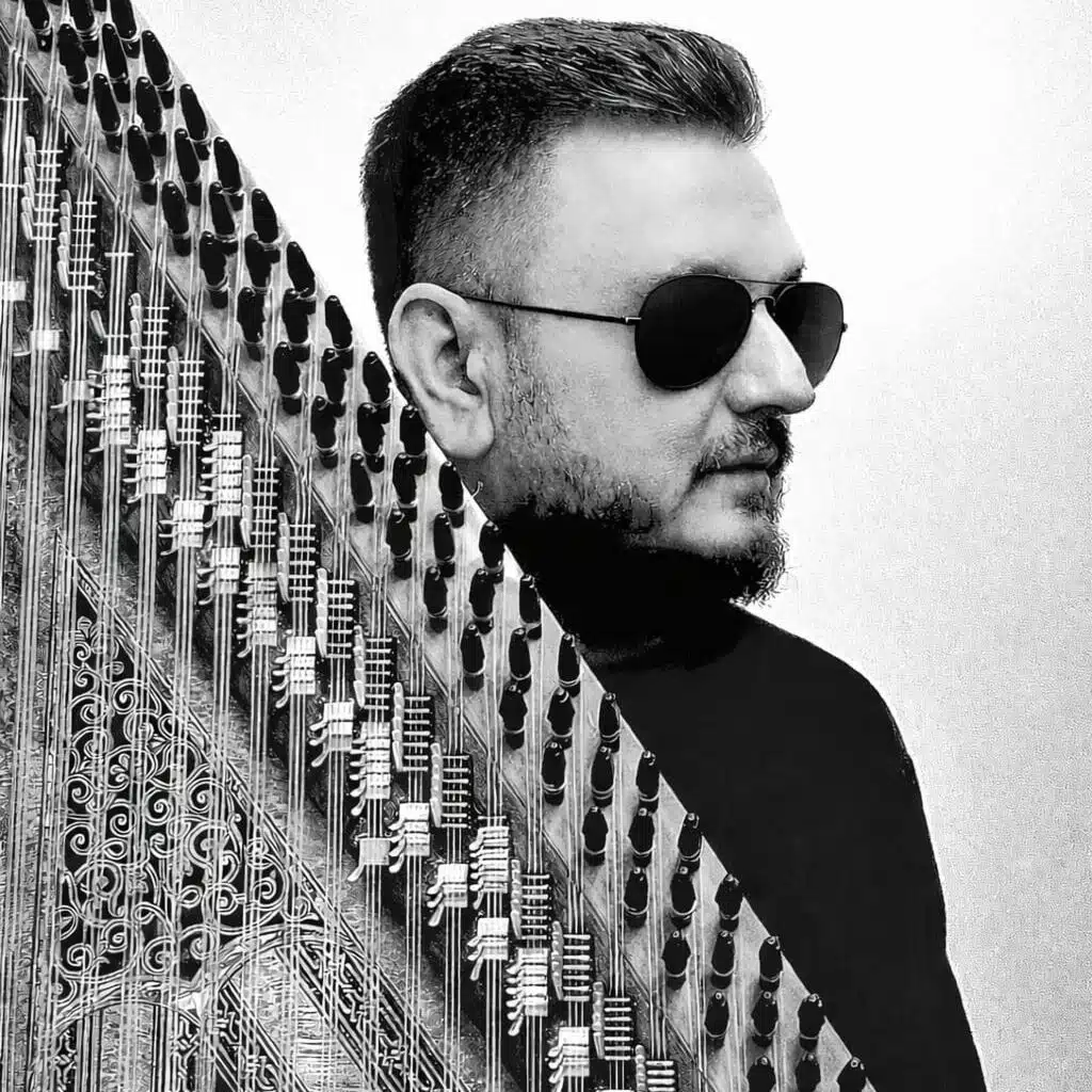 Turgut Özüfler
