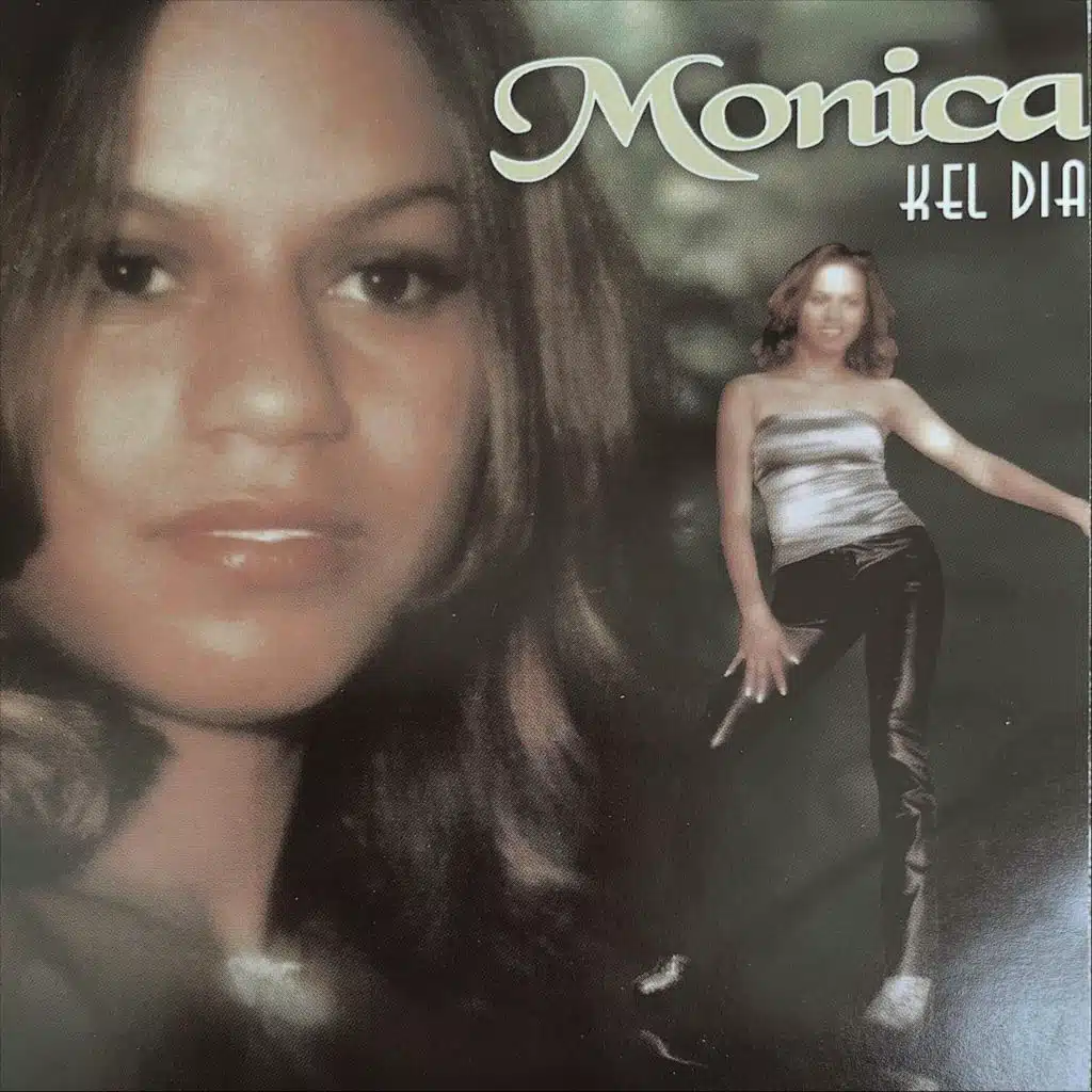 Mónica