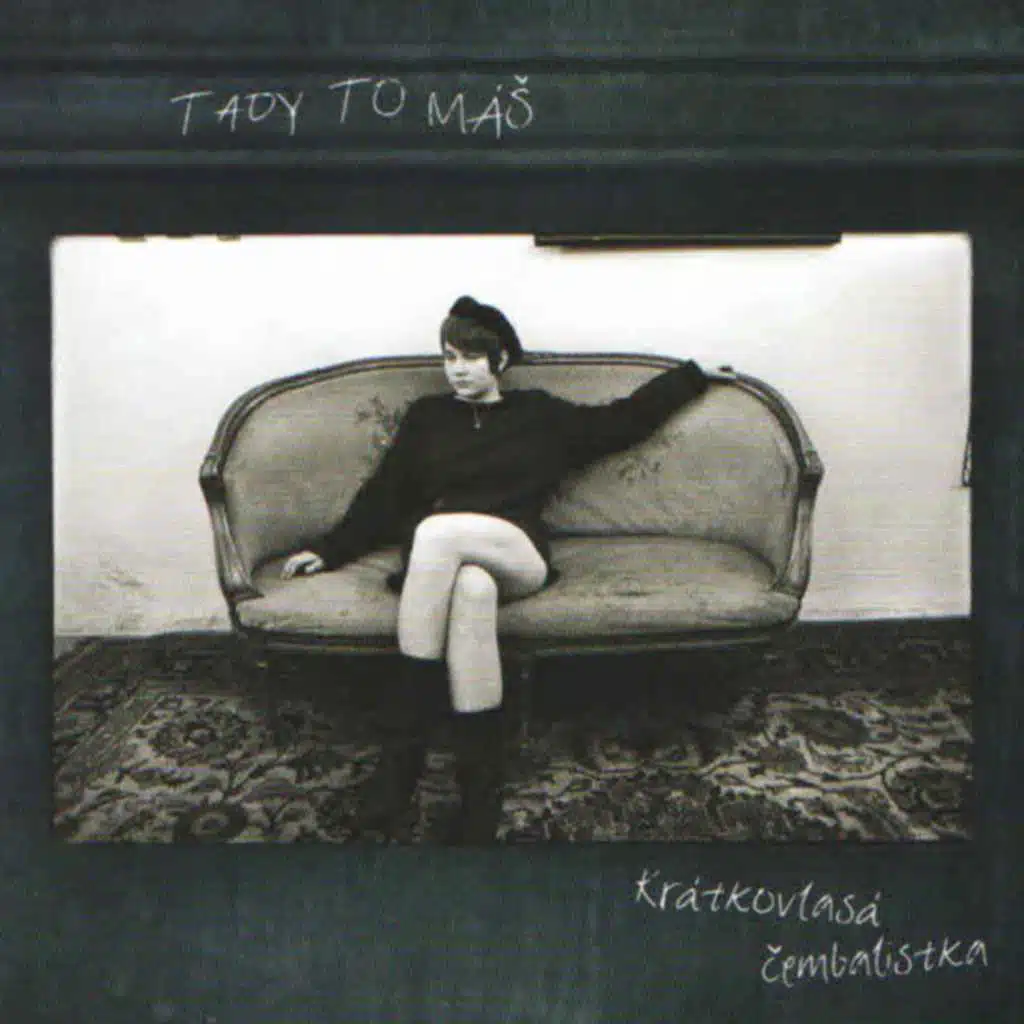 Krátkovlasá čembalistka