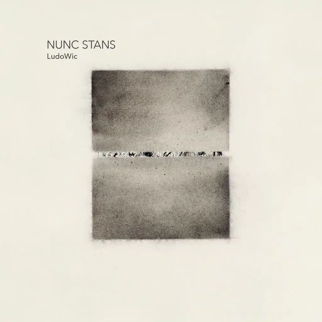 NUNC STANS