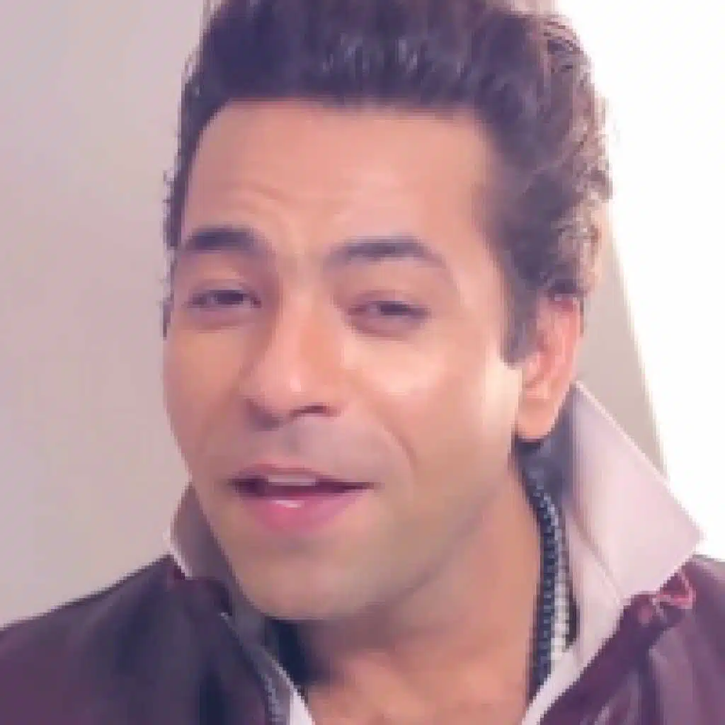 مجنون عيونها