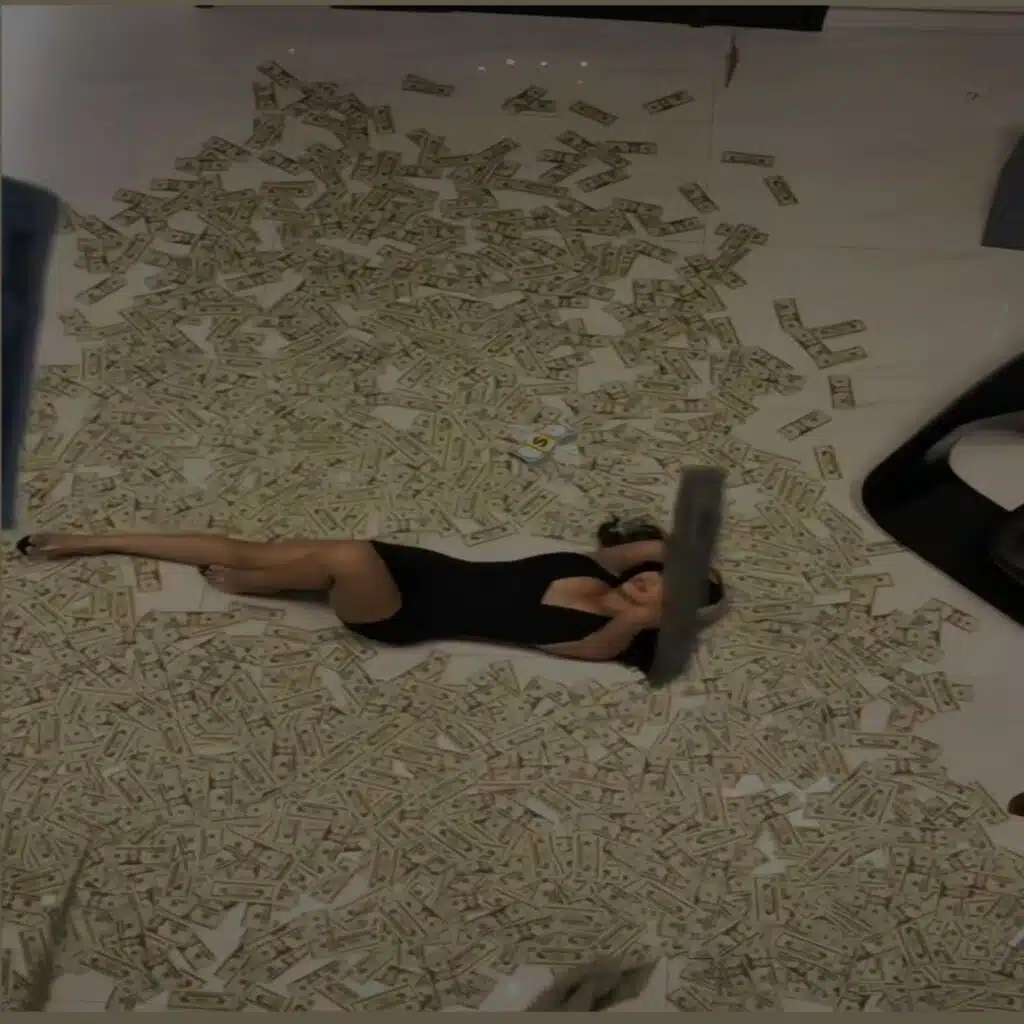 Throwing money / lay em all down
