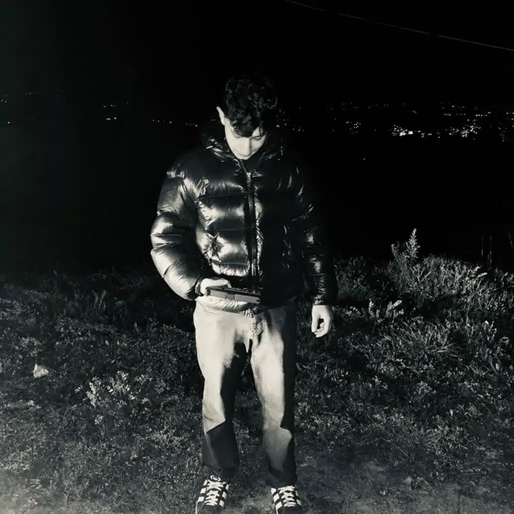 Yanlızlığı Aldattım Ai