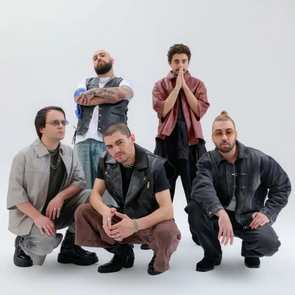 Mavi Gri & Mert Tunçmakas