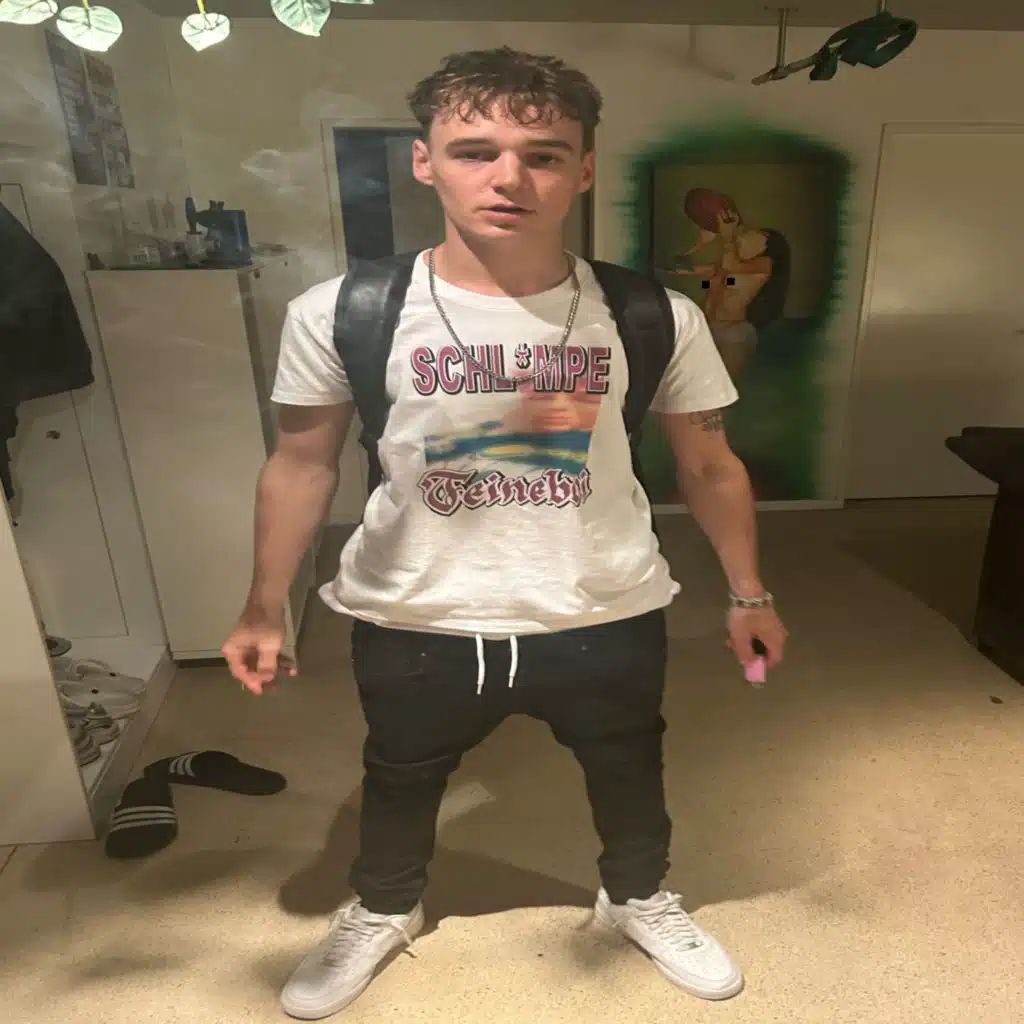 SCHL*MPE (feat. feineboi)