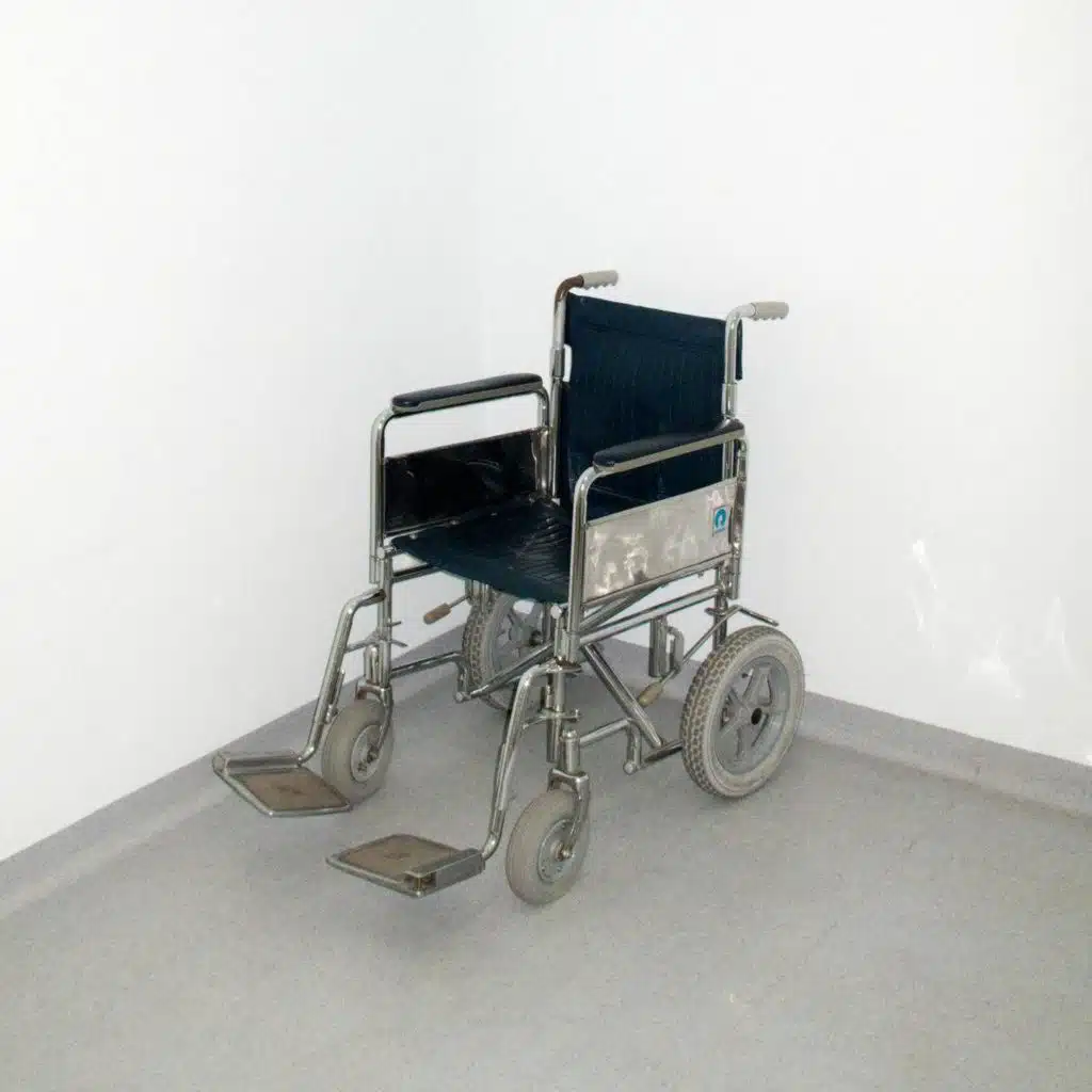 Endometriosis leaves 22-year-old in a wheelchair - Danielle’s story