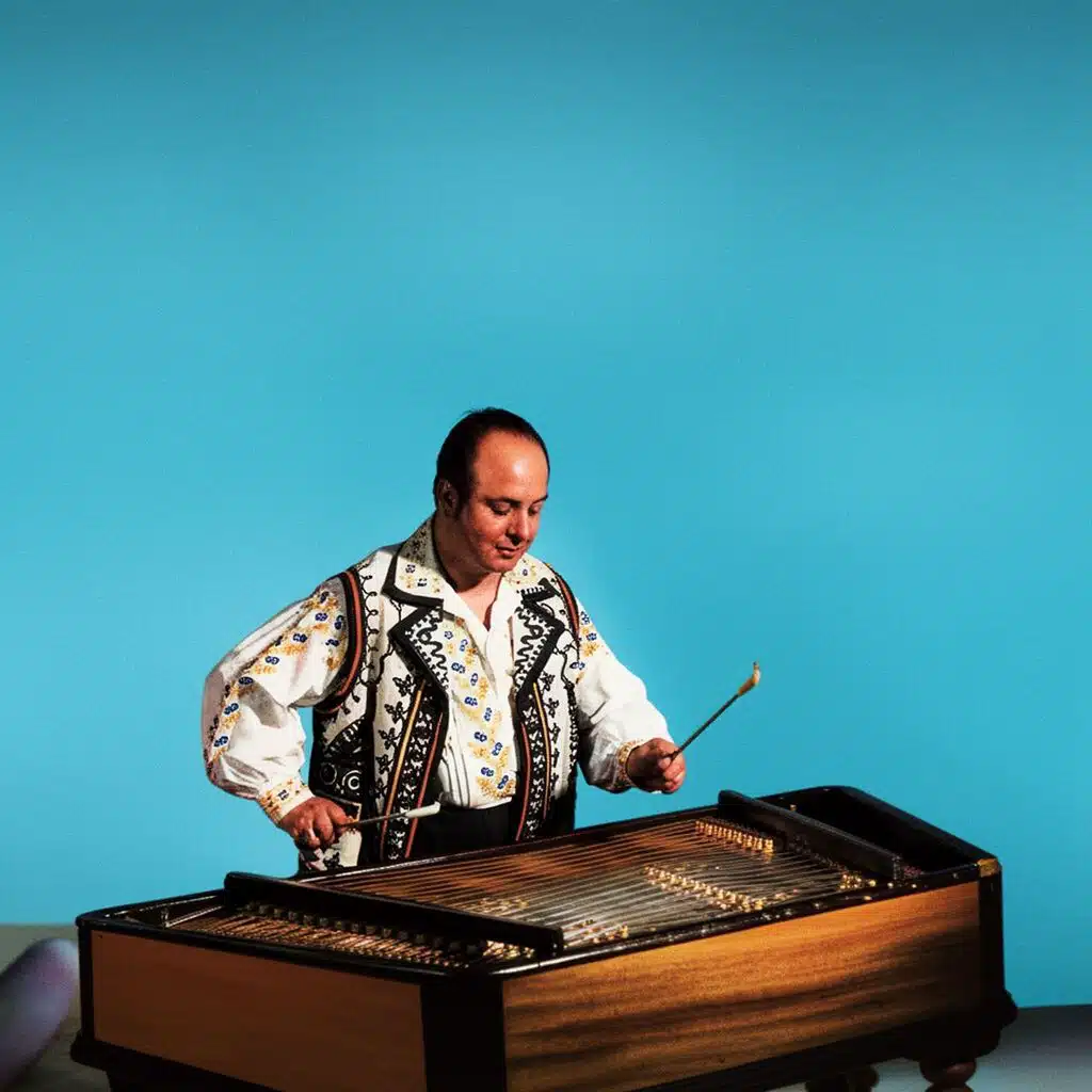 Un Virtuose Du Cymbalum (II)