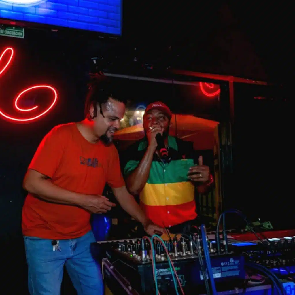 El DJ Sintetic Live Vol 1: Apache Ness
