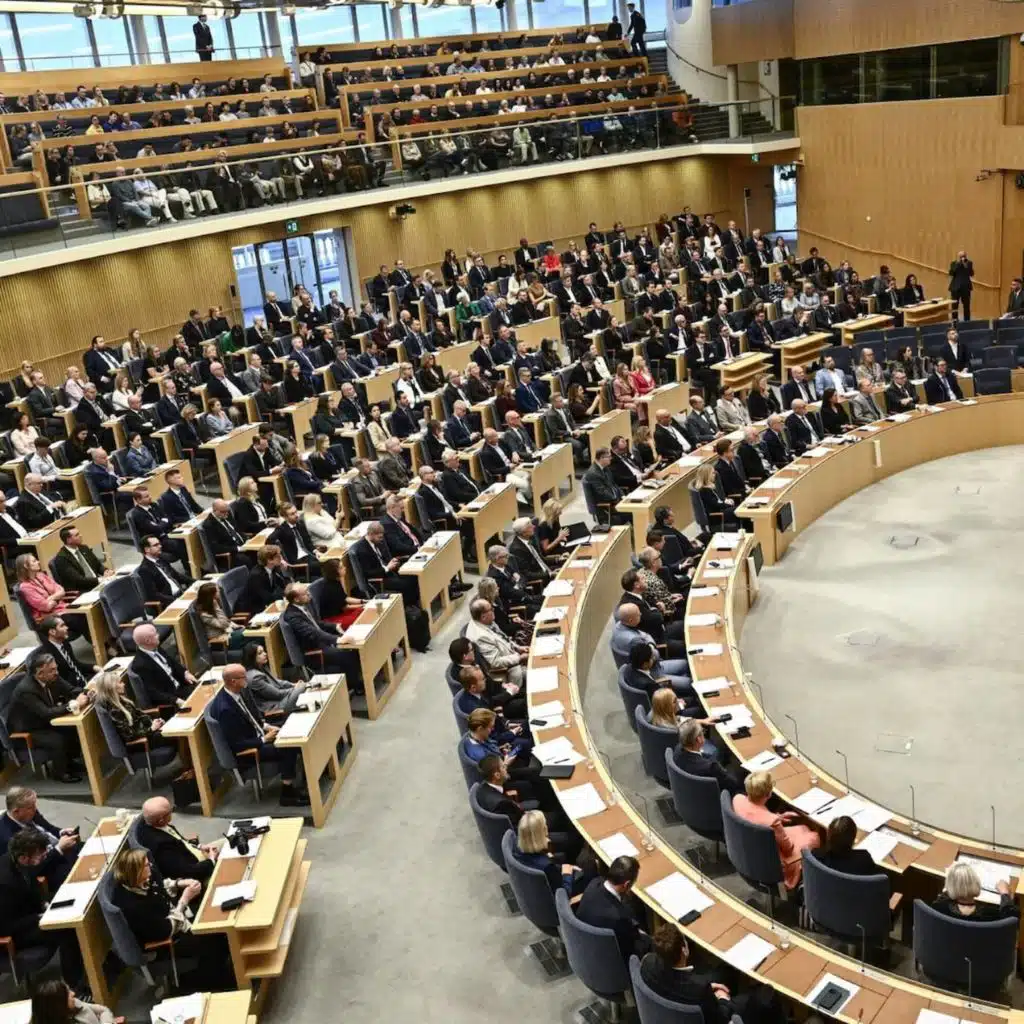 Andersson's coalition bid falters, Left MP files leave of absence, AI&nbsp;spreads among middle-aged, Nations League winning start