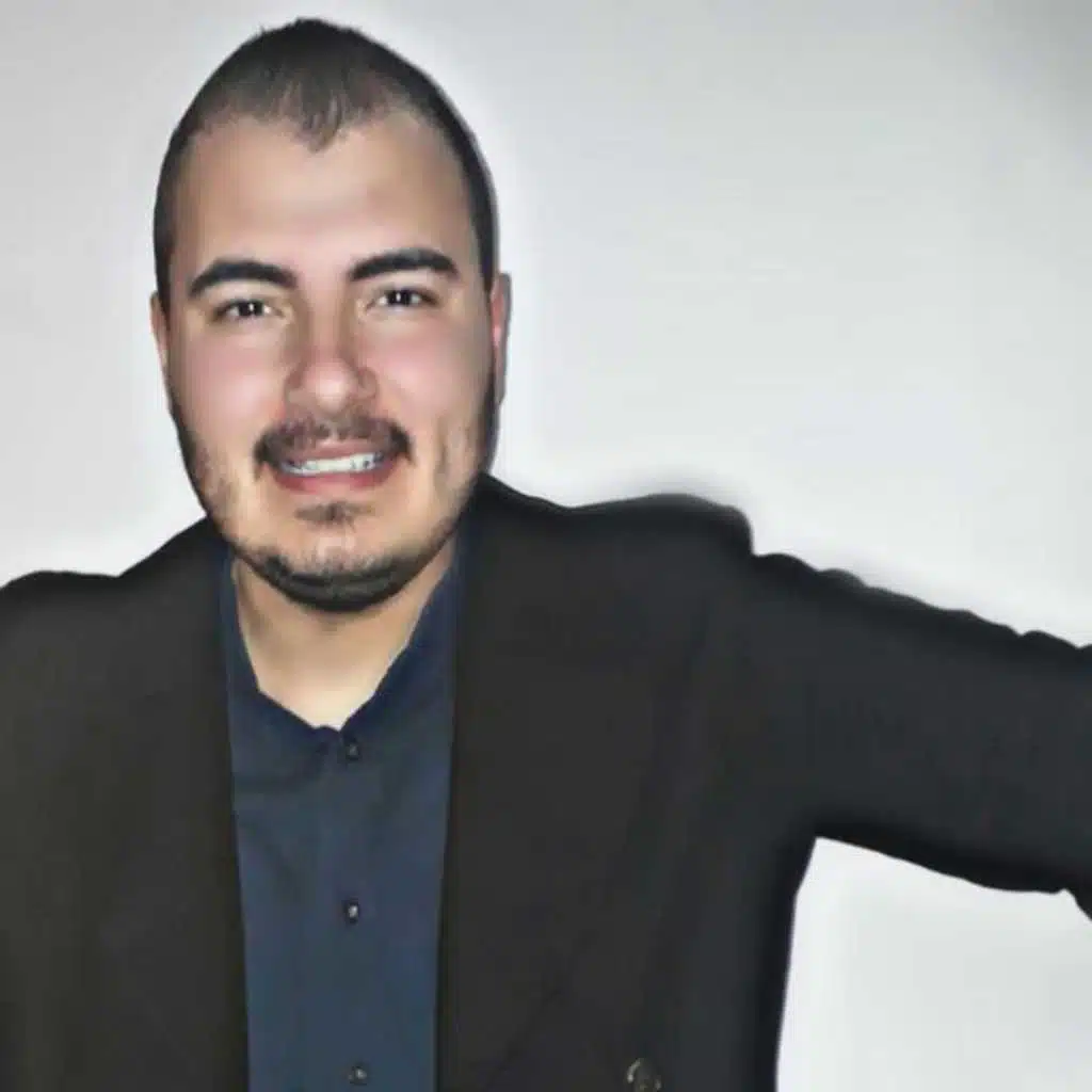 تحايلني وتلوعني