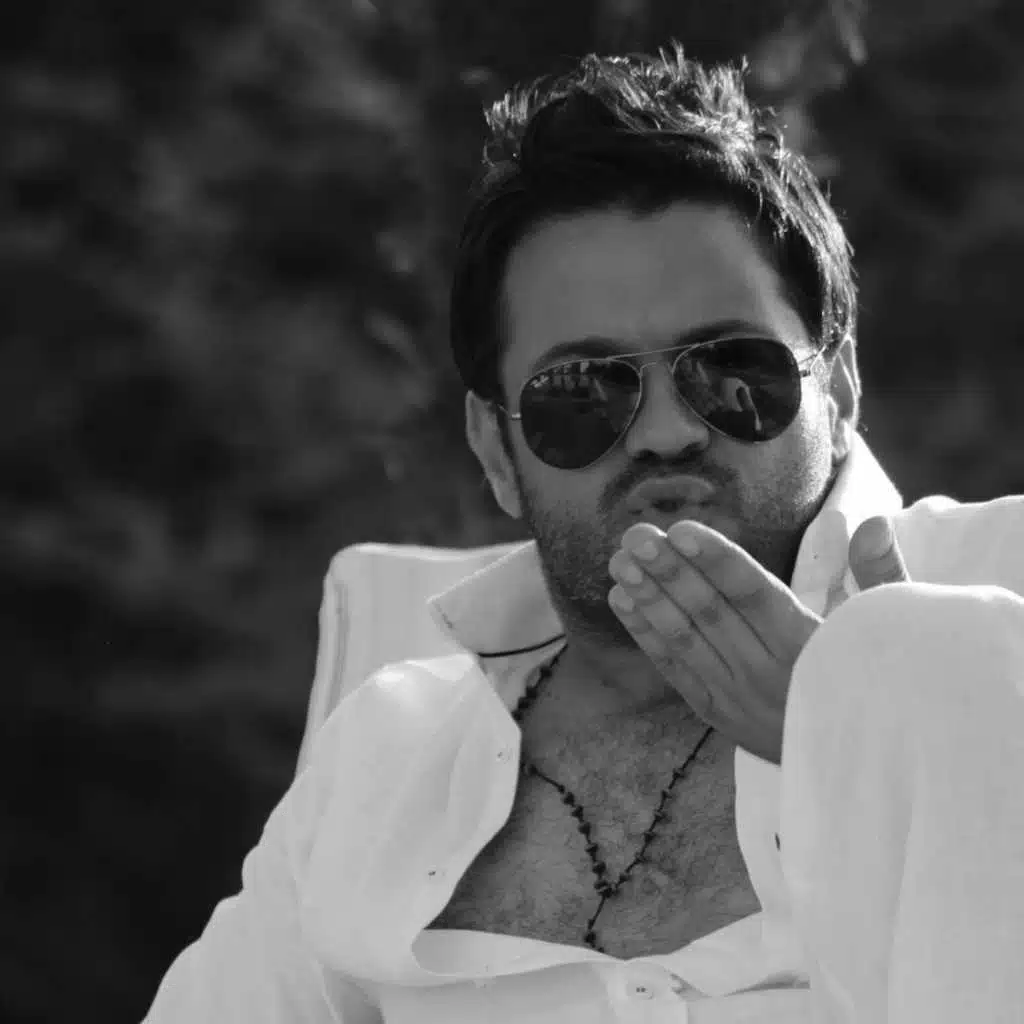 ما بشبع منك