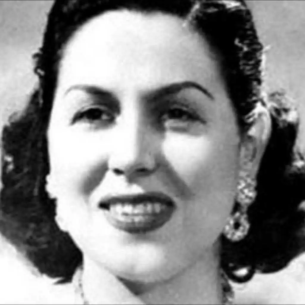 بتبص كده ليه