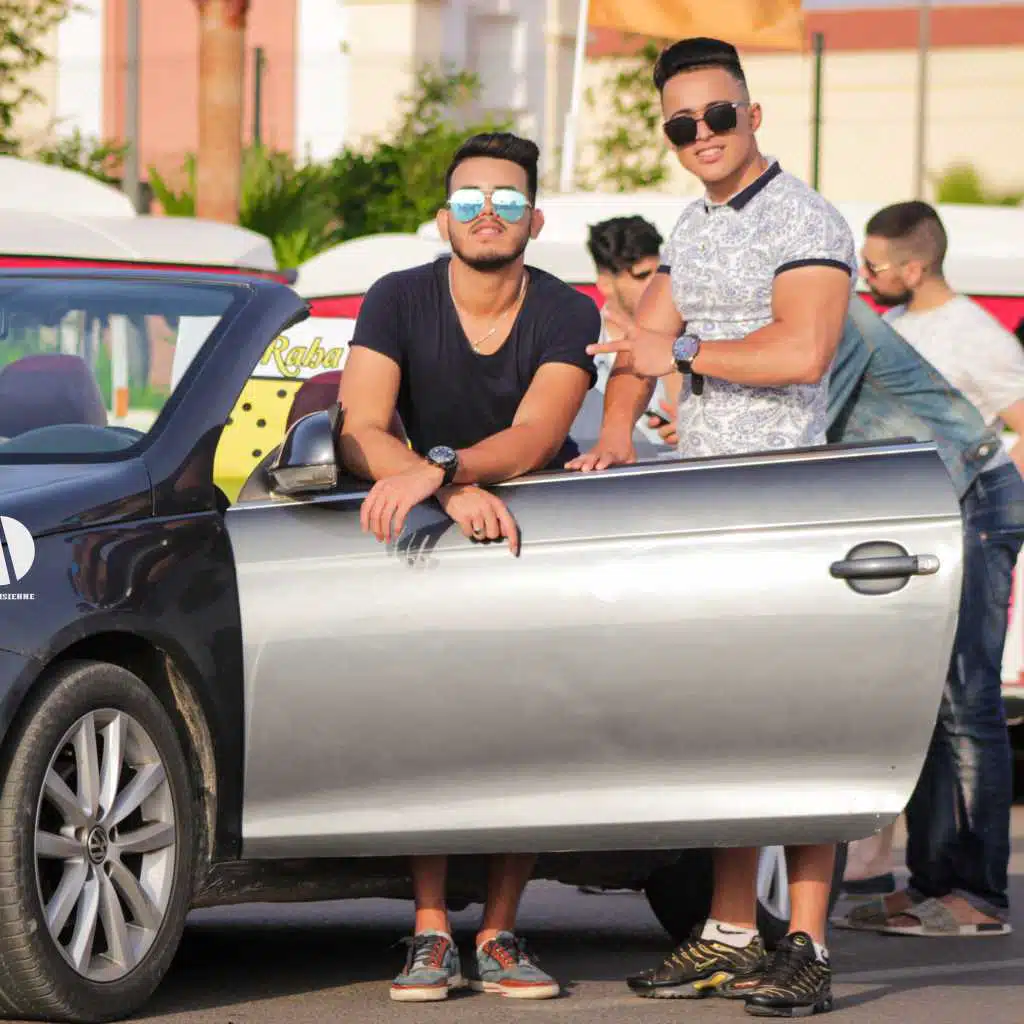 سيدتي (واي واي)