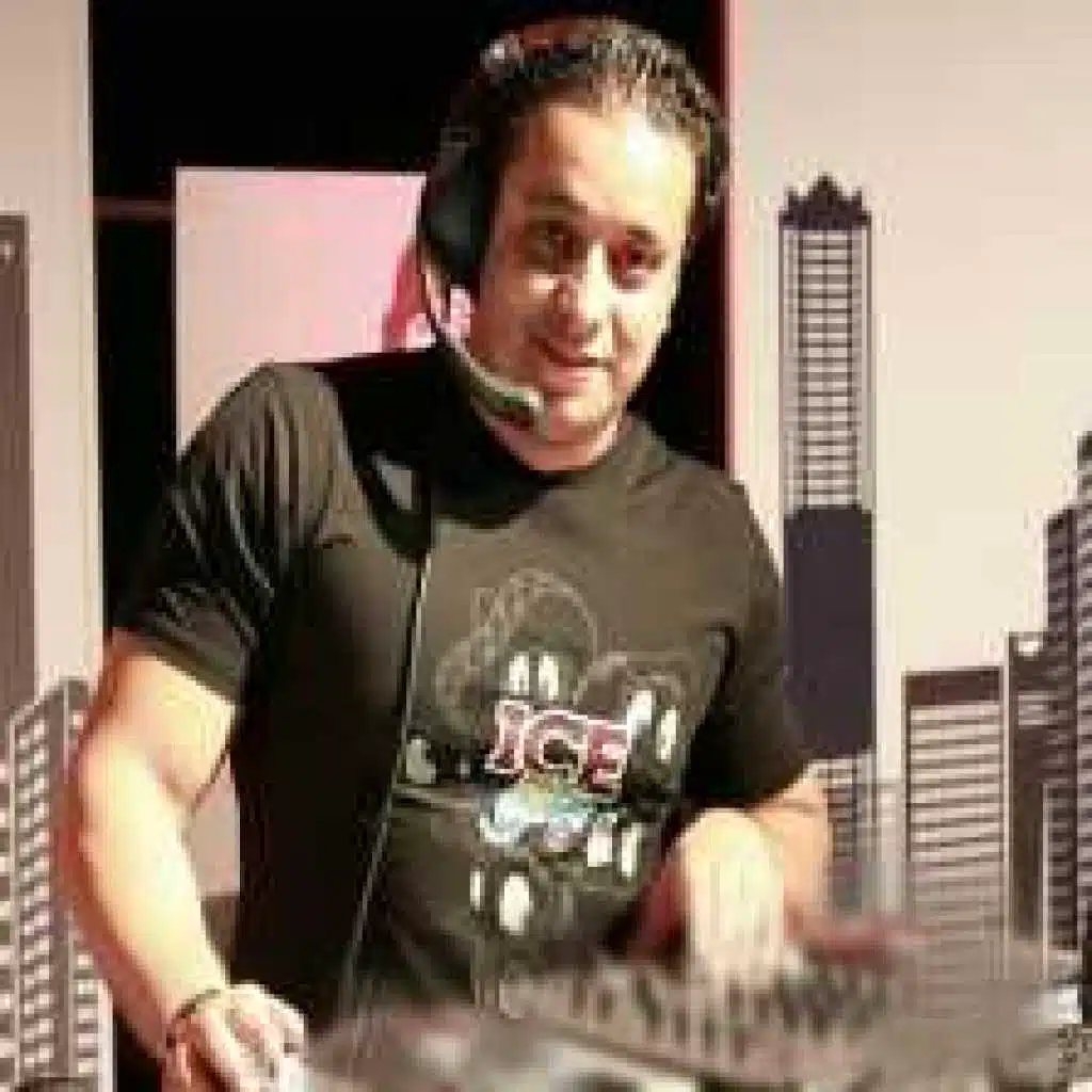 Au Claire De La Lune