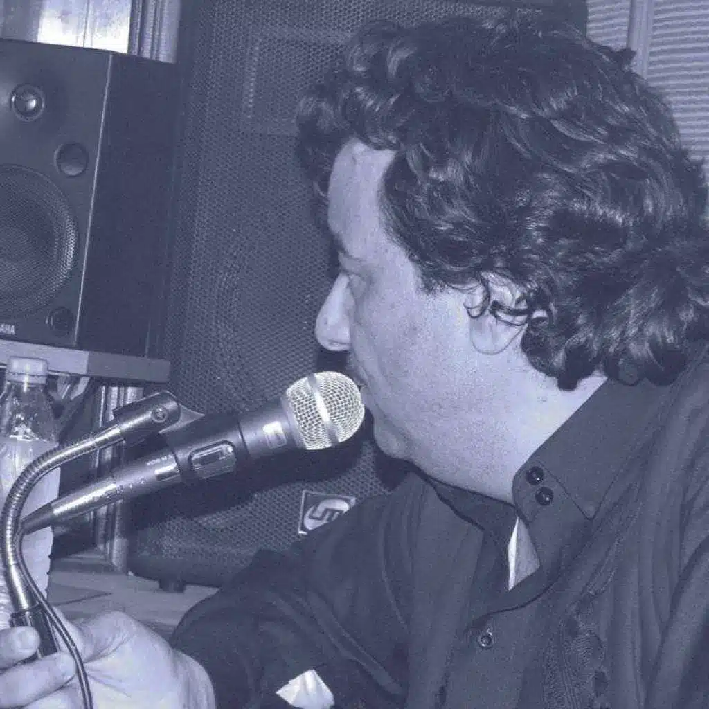 تراك منك بيدك