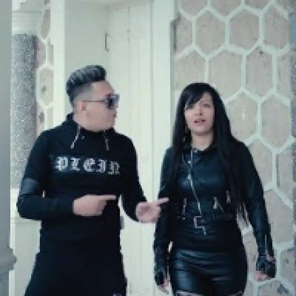 عشقنا راه في خطر