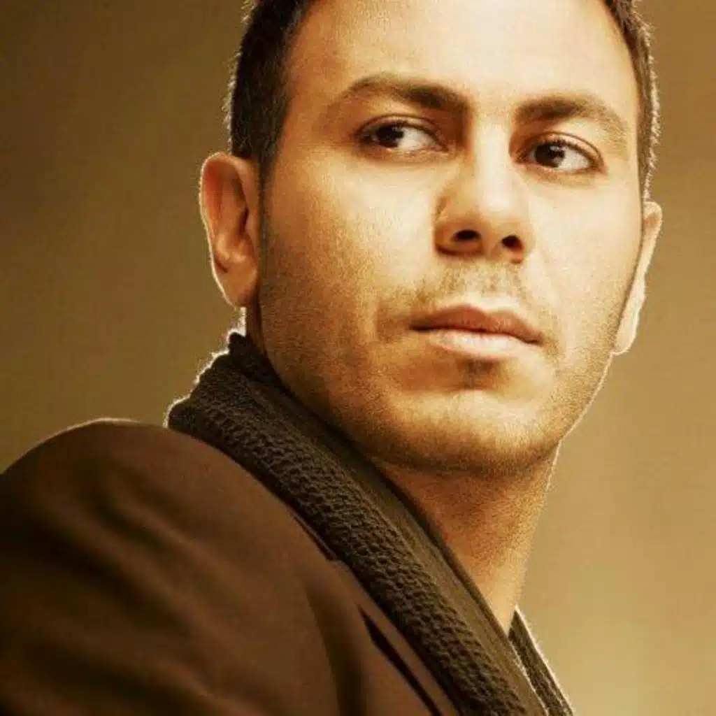 بعينيكي صبي