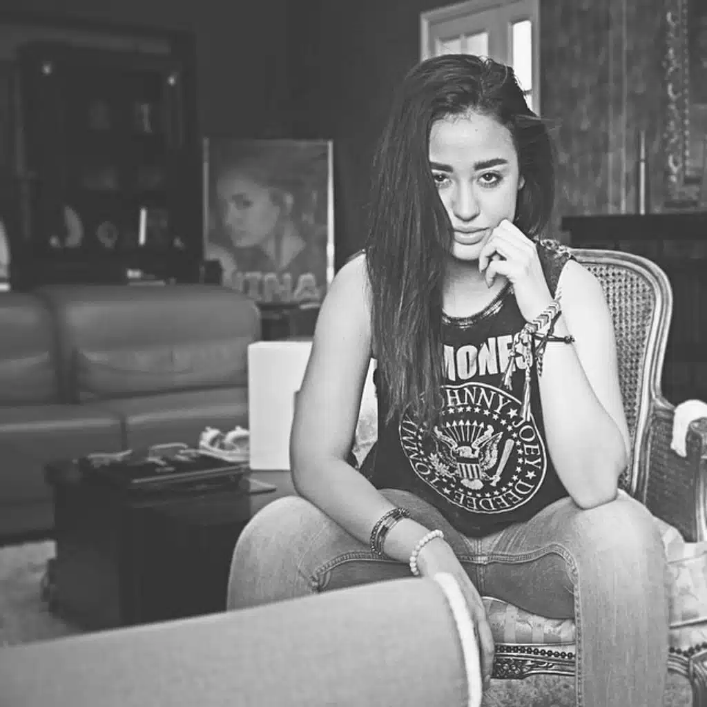 بيني وبينك (عكس عكاس)