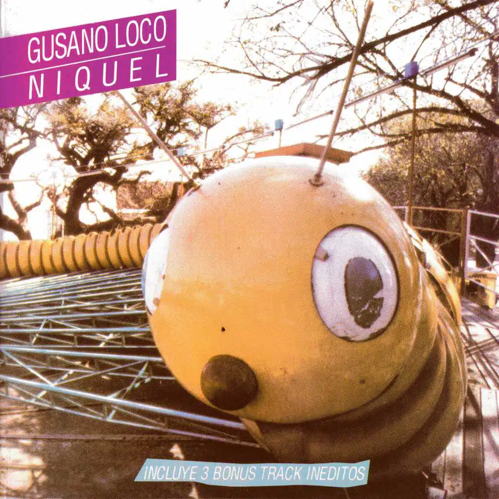 Detrás de una Cortina