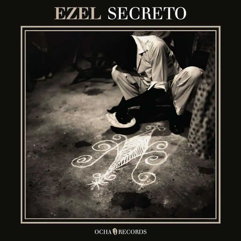 Secreto (feat. Carlos Mena)