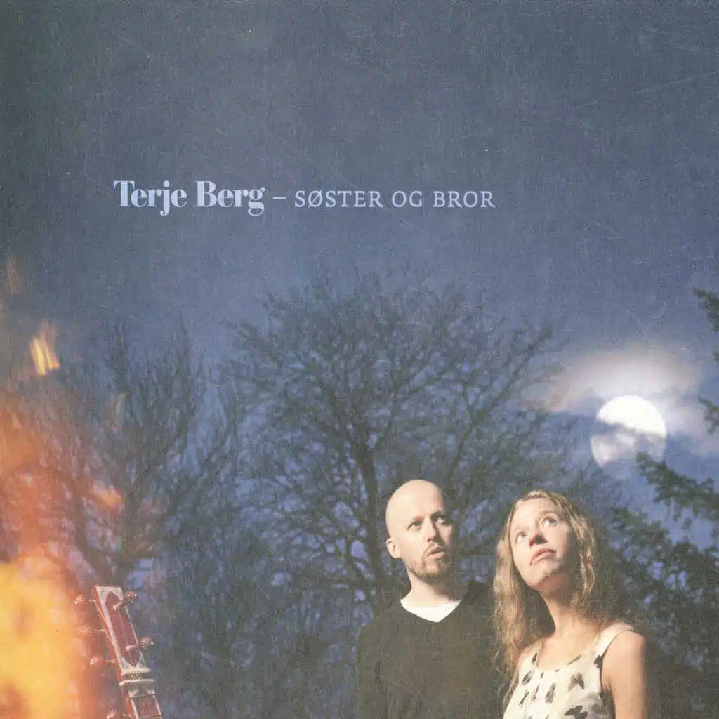 Sky Av Tosomhet Og Fryd