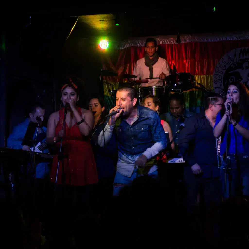 Aniversario (feat. Gabino Pampini)