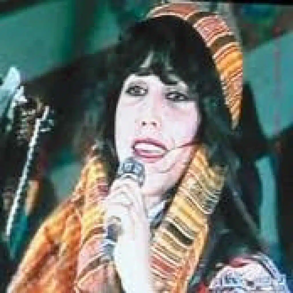 كان المحبة عيب