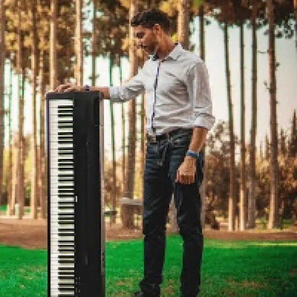 فيروز عبر الزمن (مدلة بيانو لجريس بلاطه)