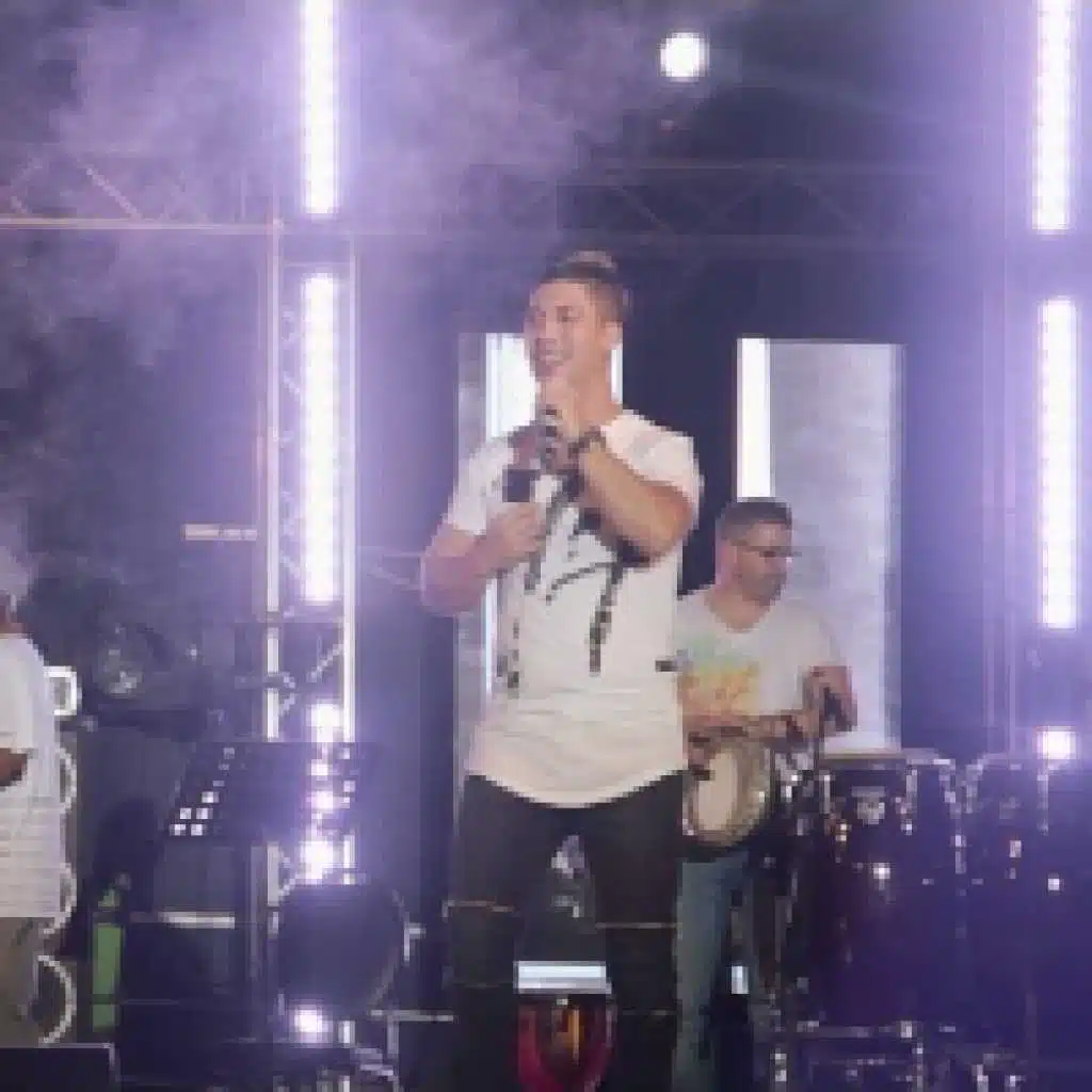 لمين نشكي حالي