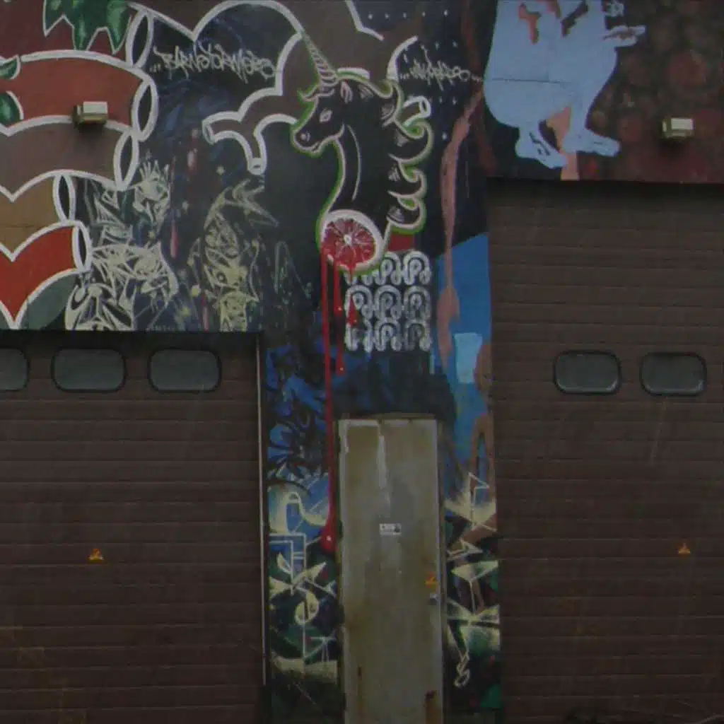 In the Moment of the Meantime