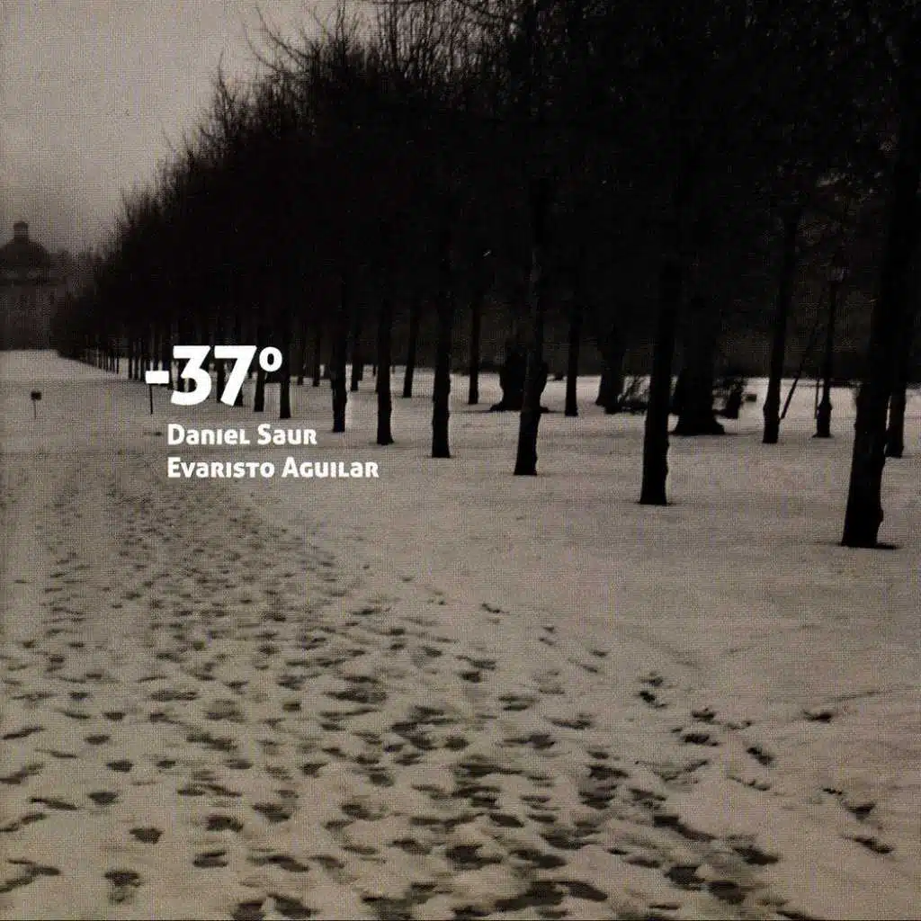 37°
