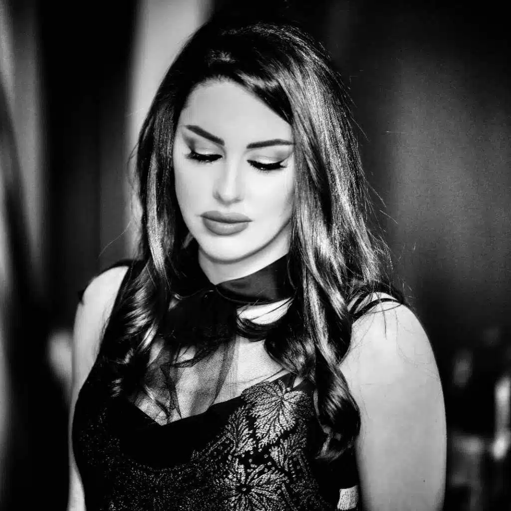 بلحظة و يوم