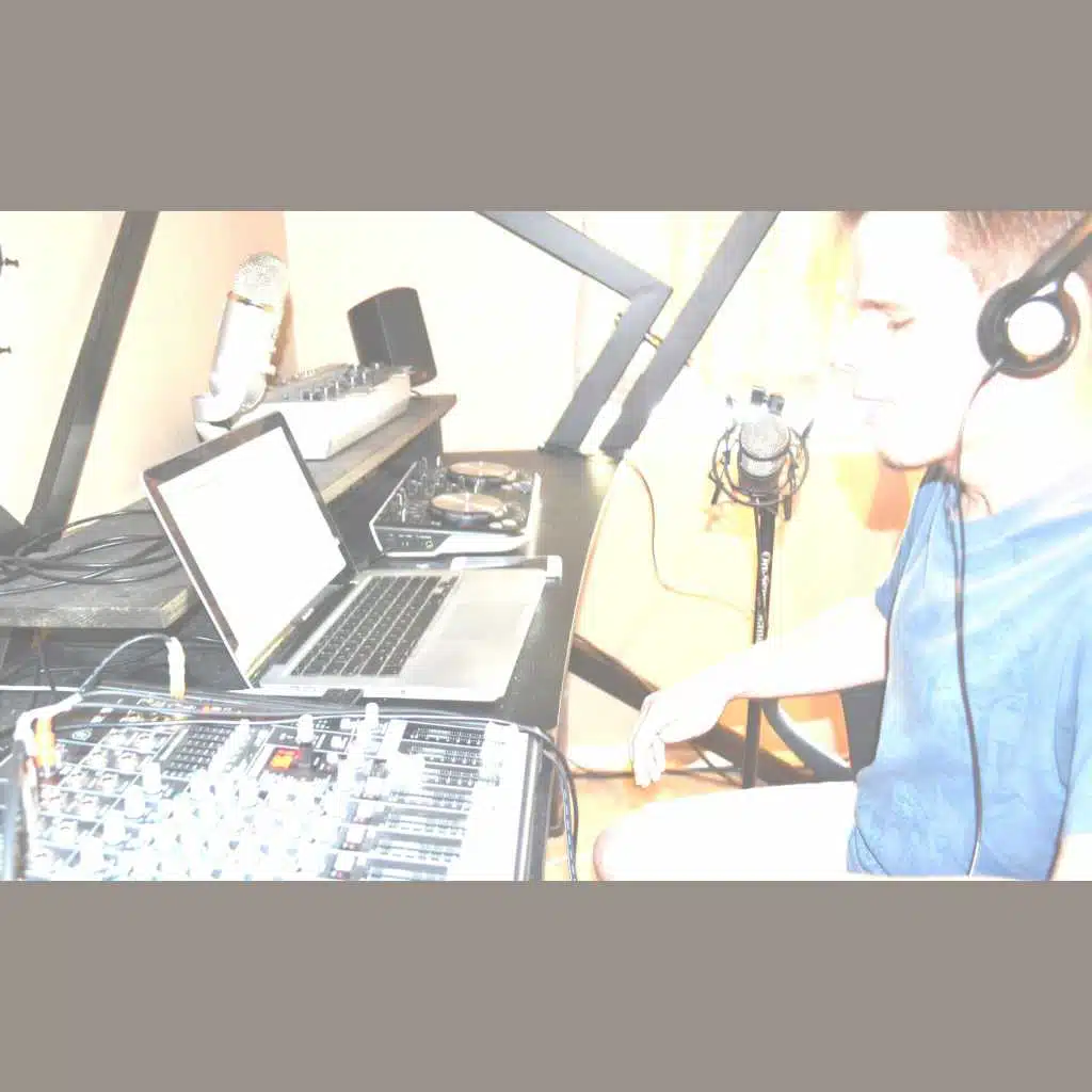 Hillbilly Chase (feat. Matthew Monias)