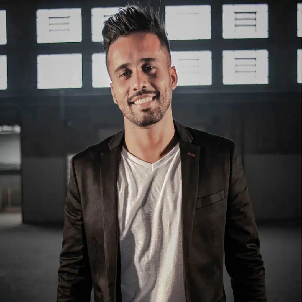 Identidade (feat. Pepê e Neném)