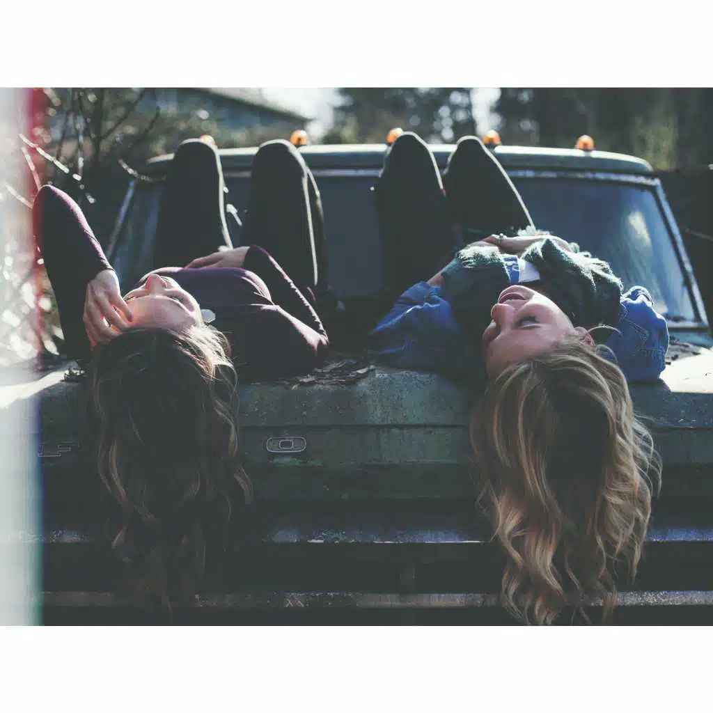 Best Friends For Ever - Electronica Downtempo