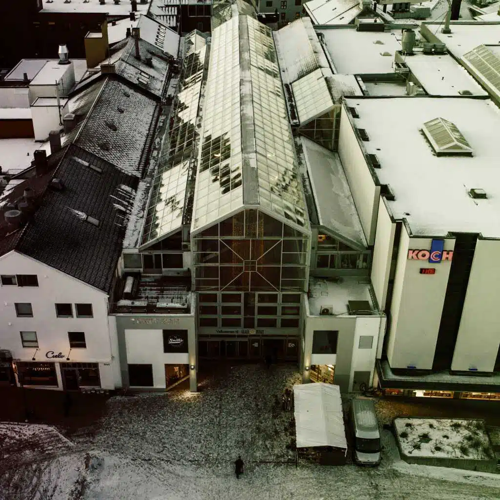 Glasshuset Morgengry (feat. Salvador Sanchez)