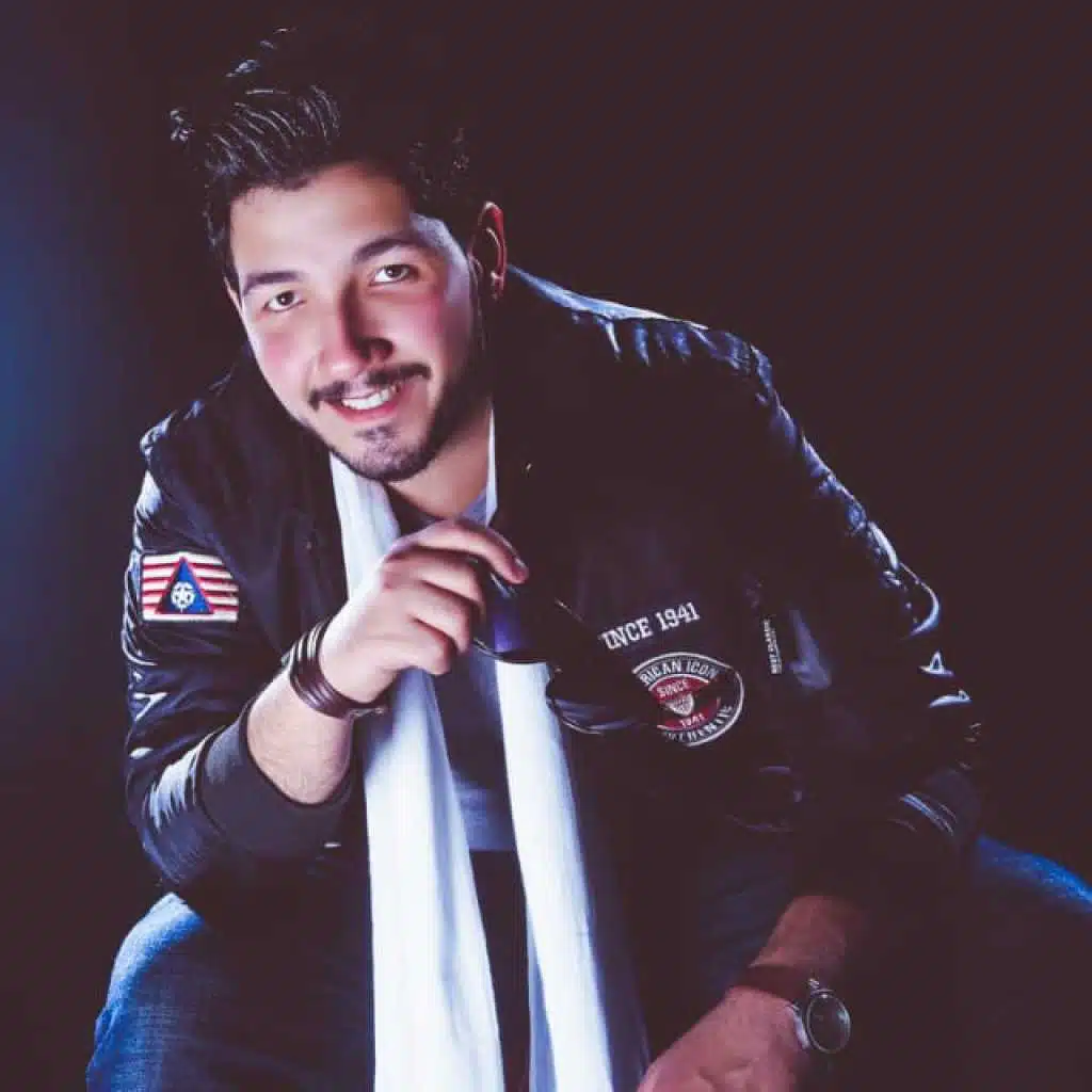 يا أول حضن طمني