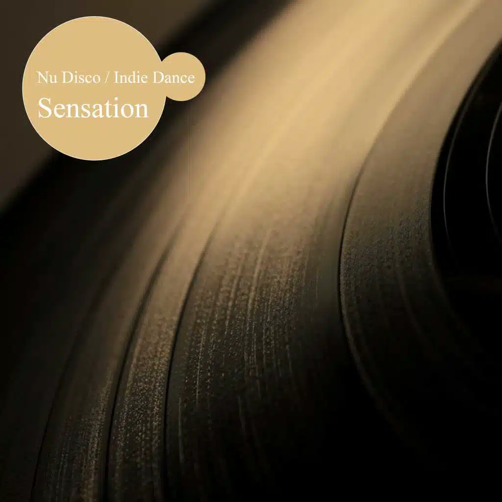 Hollywood (feat. Casey)