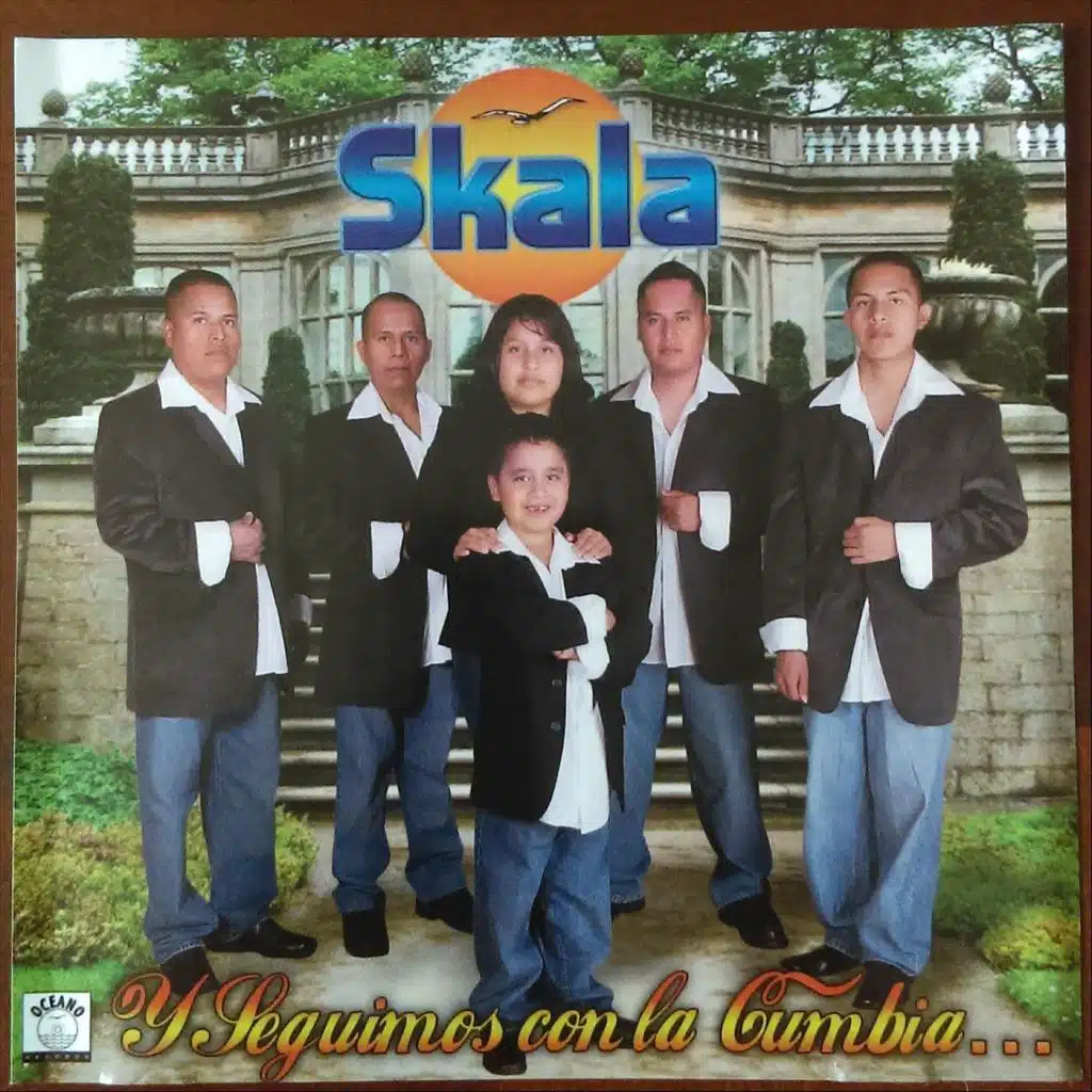 Y Seguimos Con la Cumbia